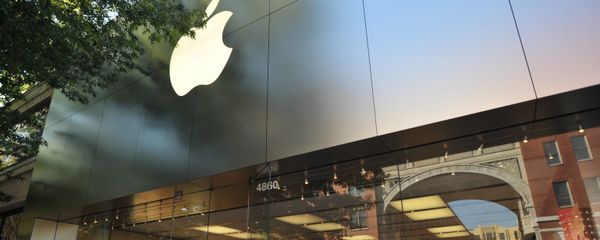 Старт продаж cмартфонов iPhone 5s и iPhone 5c в США Старт продаж cмартфонов iPhone 5s и iPhone 5c в США - Sputnik Армения