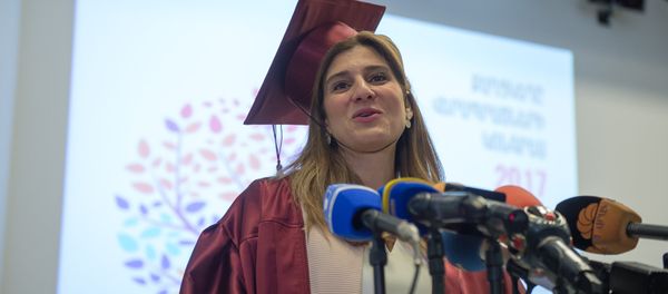 Принцесса Иордании и глава Международного Союза по борьбе с раком Дина Майред Принцесса Иордании и глава Международного Союза по борьбе с раком Дина Майред - Sputnik Армения