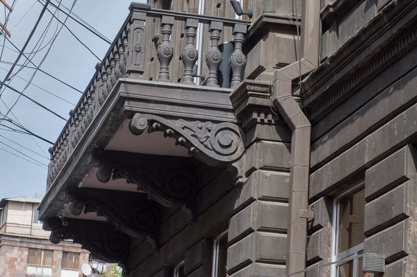 Здание на улице Налбандяна 48. Старый Ереван Здание на улице Налбандяна 48. Старый Ереван - Sputnik Армения