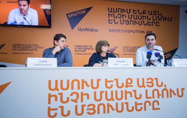 Нарек Ахназарян, Гаяне Ахназарян и Завен Колоян Нарек Ахназарян, Гаяне Ахназарян и Завен Колоян - Sputnik Армения
