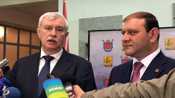 Мэрия Еревана. Встреча мэра Тарона Маргаряна с губернатором Санкт-Петербурга Георгием Полтавченко в рамках Дней Санкт-Петербурга в Ереване - Sputnik Армения