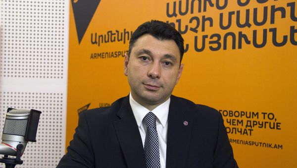 Эдуард Шармазанов в гостях у радио Sputnik Армения - Sputnik Արմենիա