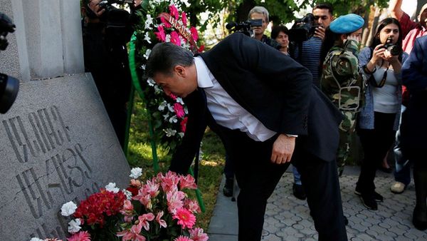Карен Карапетян в пантеоне Ераблур - Sputnik Армения