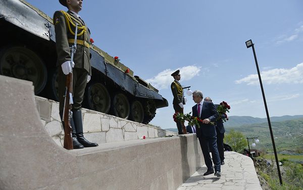 Президент РА Серж Саргсян принял участие в праздничных мероприятиях - Sputnik Армения