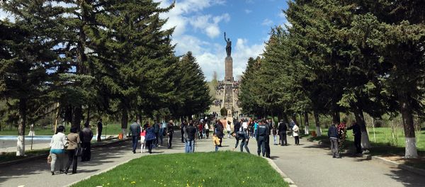 Марш армянских и российских военных к памятнику Мать Армения в Гюмри - Sputnik Արմենիա