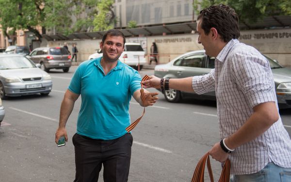 Երևանցիները գեորգիևյան ժապավեններ ստացան Sputnik-ից Երևանցիները գեորգիևյան ժապավեններ ստացան Sputnik-ից - Sputnik Արմենիա