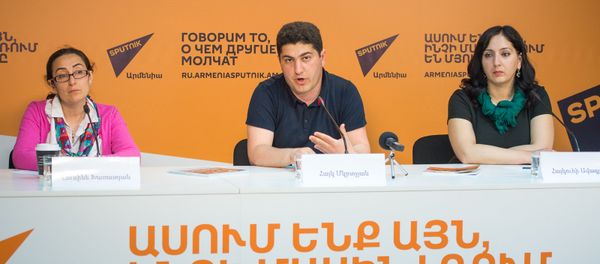 Лусине Харатян, Айк Мкртчян и Айкуи Авагян - Sputnik Արմենիա