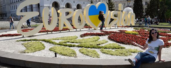 Символика международного конкурса эстрадной песни Евровидение в центре Киева. - Sputnik Армения