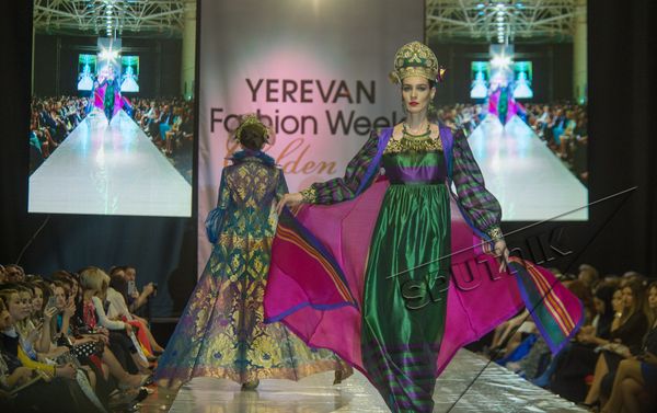Неделя моды Golden Lace в рамках VII ювелирной выставки Yerevan Show Неделя моды Golden Lace в рамках VII ювелирной выставки Yerevan Show - Sputnik Армения