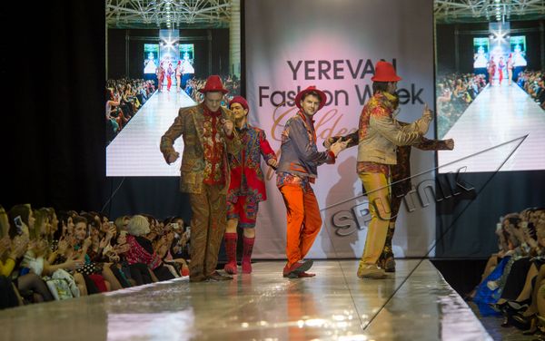 Неделя моды Golden Lace в рамках VII ювелирной выставки Yerevan Show Неделя моды Golden Lace в рамках VII ювелирной выставки Yerevan Show - Sputnik Армения