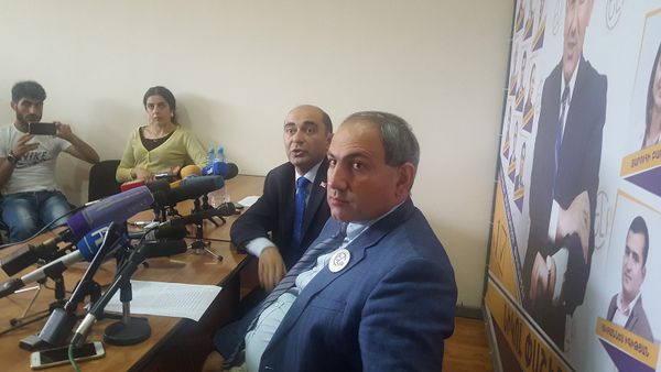 П/к Никола Пашиняна и Эдмона Марукяна П/к Никола Пашиняна и Эдмона Марукяна - Sputnik Армения