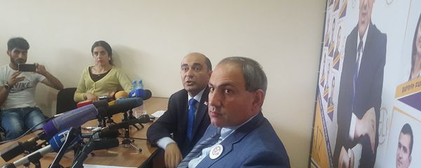 П/к Никола Пашиняна и Эдмона Марукяна П/к Никола Пашиняна и Эдмона Марукяна - Sputnik Армения