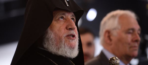 Верховный патриарх и католикос всех армян Гарегин II прибыл в Москву Верховный патриарх и католикос всех армян Гарегин II прибыл в Москву - Sputnik Армения