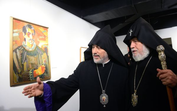 Верховный патриарх и католикос всех армян Гарегин II прибыл в Москву Верховный патриарх и католикос всех армян Гарегин II прибыл в Москву - Sputnik Армения