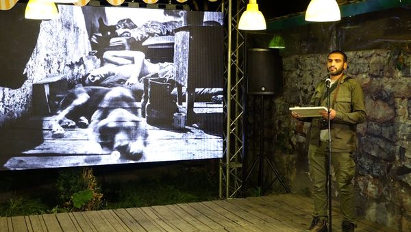 Первое место занял фотограф Арег Балаян. Открытие выставки Глазами Гумманизма, на которой были представлены результаты конкурса фотографий и короткометражных фильмов Аврора - Sputnik Армения