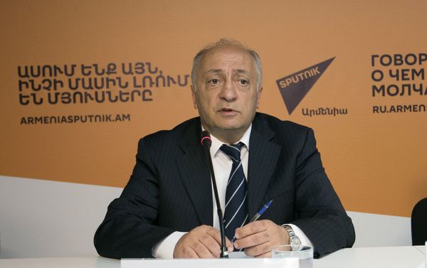Карен Асоян. Пресс-конференция о сотрудничестве РФ и РА в ювелирном деле в ЕАЭС Карен Асоян. Пресс-конференция о сотрудничестве РФ и РА в ювелирном деле в ЕАЭС - Sputnik Армения