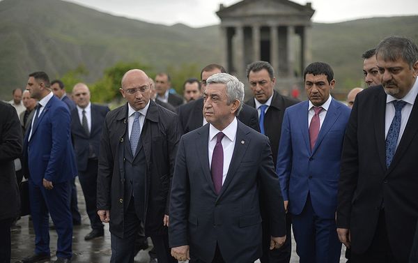 ՀՀ նախագահ Սերժ Սարգսյանի այցը «Գառնի» պատմամշակութային արգելոց-թանգարան և Գեղարդավանք ՀՀ նախագահ Սերժ Սարգսյանի այցը «Գառնի» պատմամշակութային արգելոց-թանգարան և Գեղարդավանք - Sputnik Արմենիա