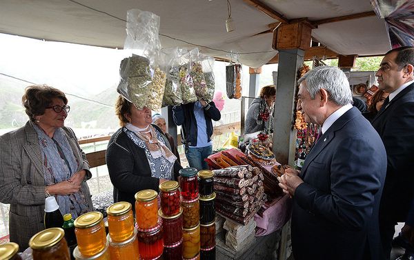 ՀՀ նախագահ Սերժ Սարգսյանի այցը «Գառնի» պատմամշակութային արգելոց-թանգարան և Գեղարդավանք ՀՀ նախագահ Սերժ Սարգսյանի այցը «Գառնի» պատմամշակութային արգելոց-թանգարան և Գեղարդավանք - Sputnik Արմենիա