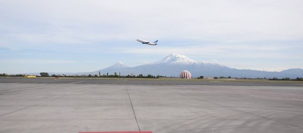 SPUTNIK ԱՐՄԵՆԻԱՅԻ ԹՂԹԱԿԻՑՆԵՐԸ ՆԵՐԿԱՅԱՑՆՈՒՄ ԵՆ ԵՐԵՎԱՆ-ԹԵԼ ԱՎԻՎ-ԵՐԵՎԱՆ ԿԱՆՈՆԱՎՈՐ ՉՎԵՐԹԻ ԿԱՐԵՎՈՐՈՒԹՅՈՒՆԸ - Sputnik Արմենիա