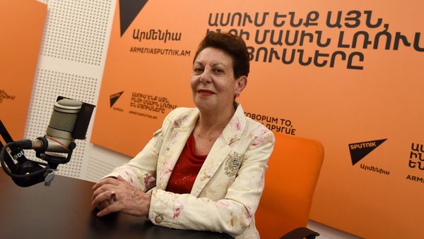 Анаит Бахшян в гостях у радио Sputnik Армения Анаит Бахшян в гостях у радио Sputnik Армения - Sputnik Արմենիա