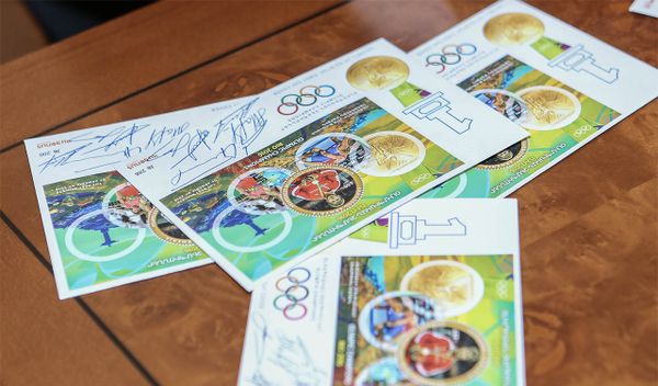 Погашение марки посвященной Олимпийскому чемпиону Артуру Алексаняну Погашение марки посвященной Олимпийскому чемпиону Артуру Алексаняну - Sputnik Արմենիա