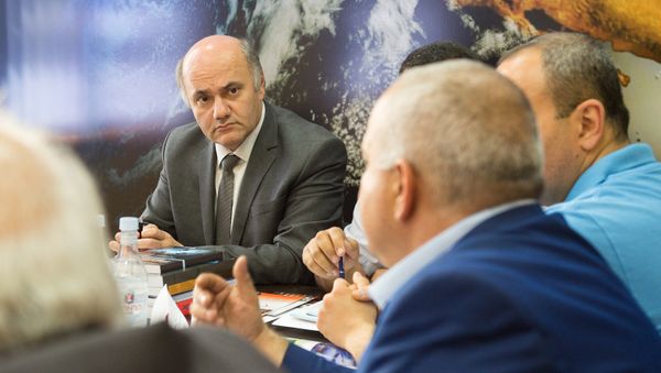 Круглый стол по инициативе ОДКБ и ЕВРАЗЭС на тему Образование в сфере безопасности Армении. Мгер Шахгелдян - Sputnik Армения