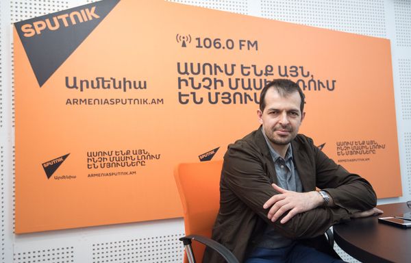 Микаэль Согоян в гостях у радио Sputnik Армения - Sputnik Արմենիա