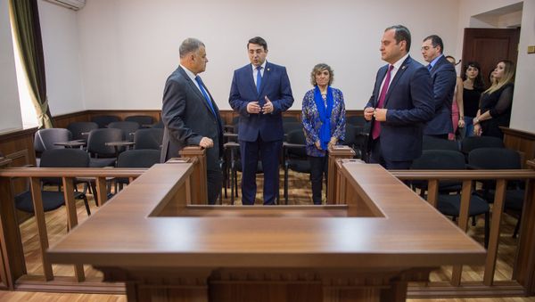 Открытие новой тенически оснащенной рабочей комнаты в Палате  пдвокатов Армении - Sputnik Армения