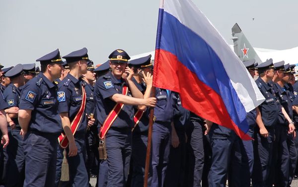 Авиашоу ко дню России в авиабазе Эребуни Авиашоу ко дню России в авиабазе Эребуни - Sputnik Армения