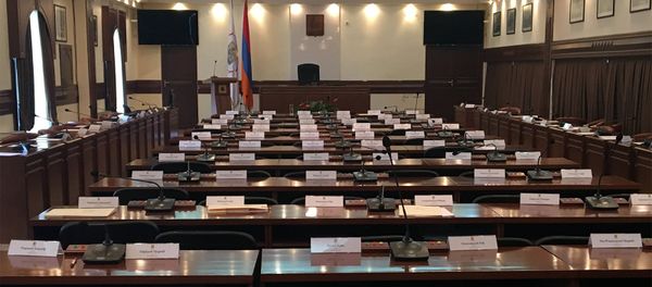 Зал заседаний Совета старейшин Еревана Зал заседаний Совета старейшин Еревана - Sputnik Армения