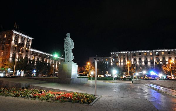 Գարեգին Նժդեհի հրապարակը` նոր, ժամանակակից լուսավորությամբ - Sputnik Արմենիա
