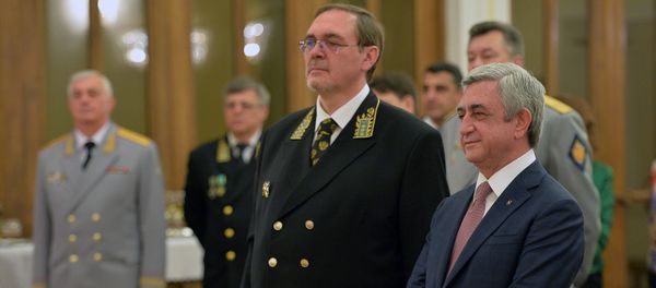 Президент Серж Саргсян сегодня по случаю государственного праздника Российской Федерации - Дня России, посетил посольство РФ в Армении Президент Серж Саргсян сегодня по случаю государственного праздника Российской Федерации - Дня России, посетил посольство РФ в Армении - Sputnik Արմենիա