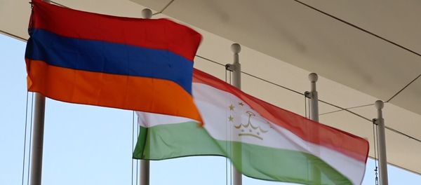 Флаги Армении и Таджикистана - Sputnik Армения