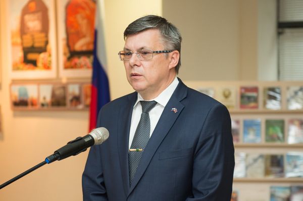 Выставка С Любовью к Армении и России. Советник-посланник посольства России в Армении Андрей Иванов Выставка С Любовью к Армении и России. Советник-посланник посольства России в Армении Андрей Иванов - Sputnik Արմենիա