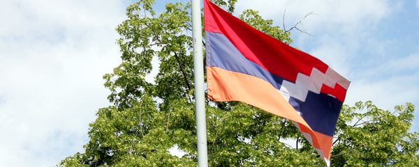 Флаг республики Арцах Флаг республики Арцах - Sputnik Արմենիա
