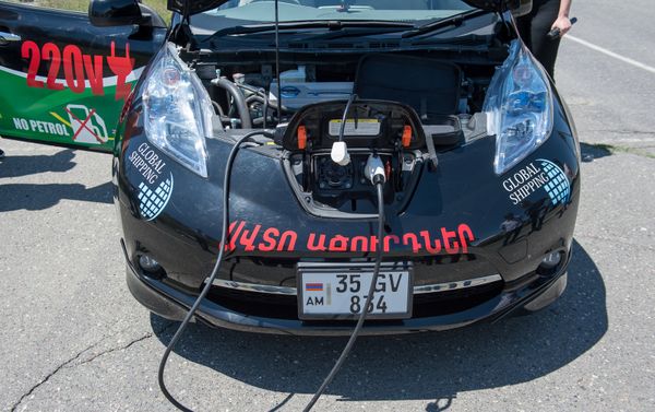 Էլեկտրամոբիլ Nissan - Sputnik Արմենիա