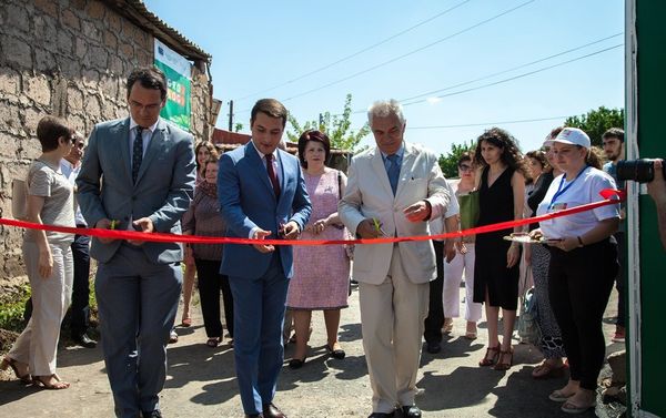 «Ագրոլոգ» ընկերության օրգանական ուսումնաարտադրական կենտրոնի բացումը «Ագրոլոգ» ընկերության օրգանական ուսումնաարտադրական կենտրոնի բացումը - Sputnik Արմենիա