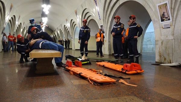чения МЧС РА в метро - Sputnik Армения