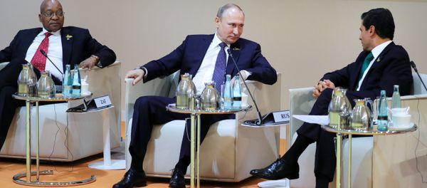 Президент РФ В. Путин принимает участие в саммите Группы двадцати в Гамбурге Президент РФ В. Путин принимает участие в саммите Группы двадцати в Гамбурге - Sputnik Армения