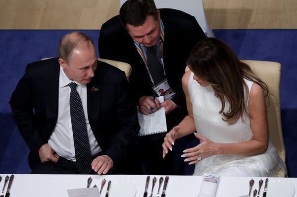 Владимир Путин и Первая леди США Меланья Трамп на банкете в рамках саммита G20 Владимир Путин и Первая леди США Меланья Трамп на банкете в рамках саммита G20 - Sputnik Армения