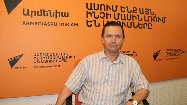 Игорь Комаров в гостях у радио Sputnik Армения - Sputnik Армения