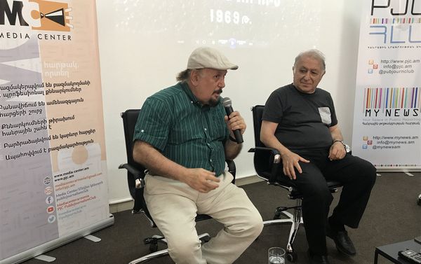 Показ фильма Мечтатели, который ровно 50 лет считался исчезнувшим. Ерванд Ерзнкян и Завен Саркисян Показ фильма Мечтатели, который ровно 50 лет считался исчезнувшим. Ерванд Ерзнкян и Завен Саркисян - Sputnik Армения