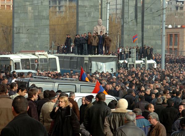 Митинг сторонников   Тер-Петросяна в  Ереване - Sputnik Армения