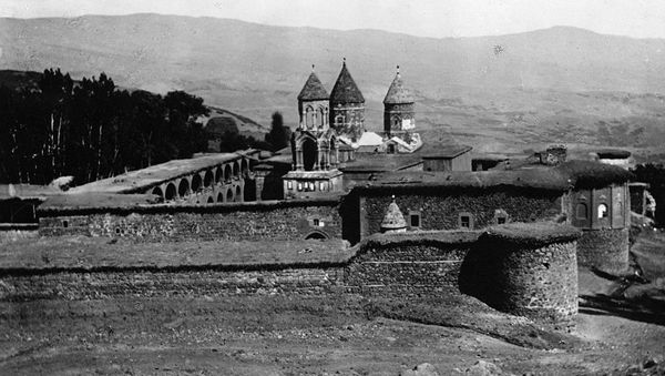 Храм Сурб Карапет в Муше. Западная Армения Храм Сурб Карапет в Муше. Западная Армения - Sputnik Արմենիա