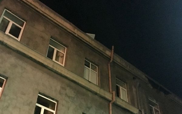 Последствия сильного ветра в центре Еревана - Sputnik Армения