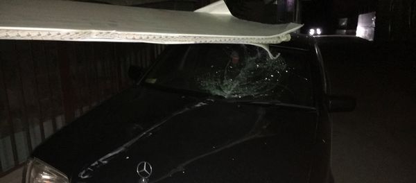 Последствия сильного ветра в центре Еревана - Sputnik Армения