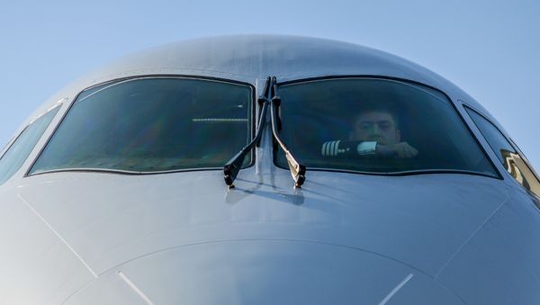 Передача в эксплуатацию самолета SSJ-100 авиакомпании Red Wings - Sputnik Армения