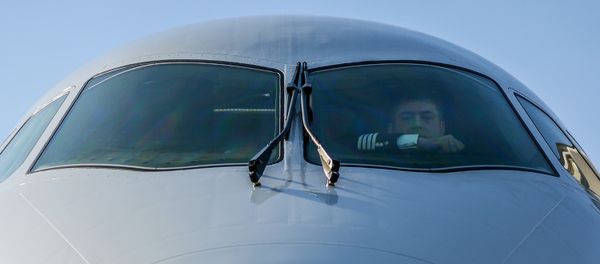 Передача в эксплуатацию самолета SSJ-100 авиакомпании Red Wings - Sputnik Армения