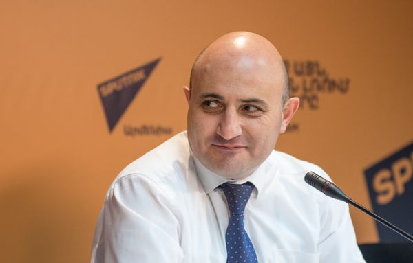 Мехак Апресян - Sputnik Արմենիա