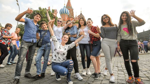 Прогулка участников Ты супер.Танцы! по Москве - Sputnik Армения